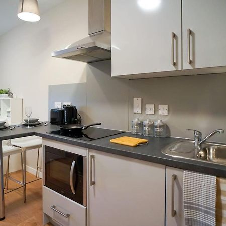 1 Bedroom Apartments, Studios And Ensuite Bedrooms With Shared Kitchen At Centro House In Stirling Exterior foto